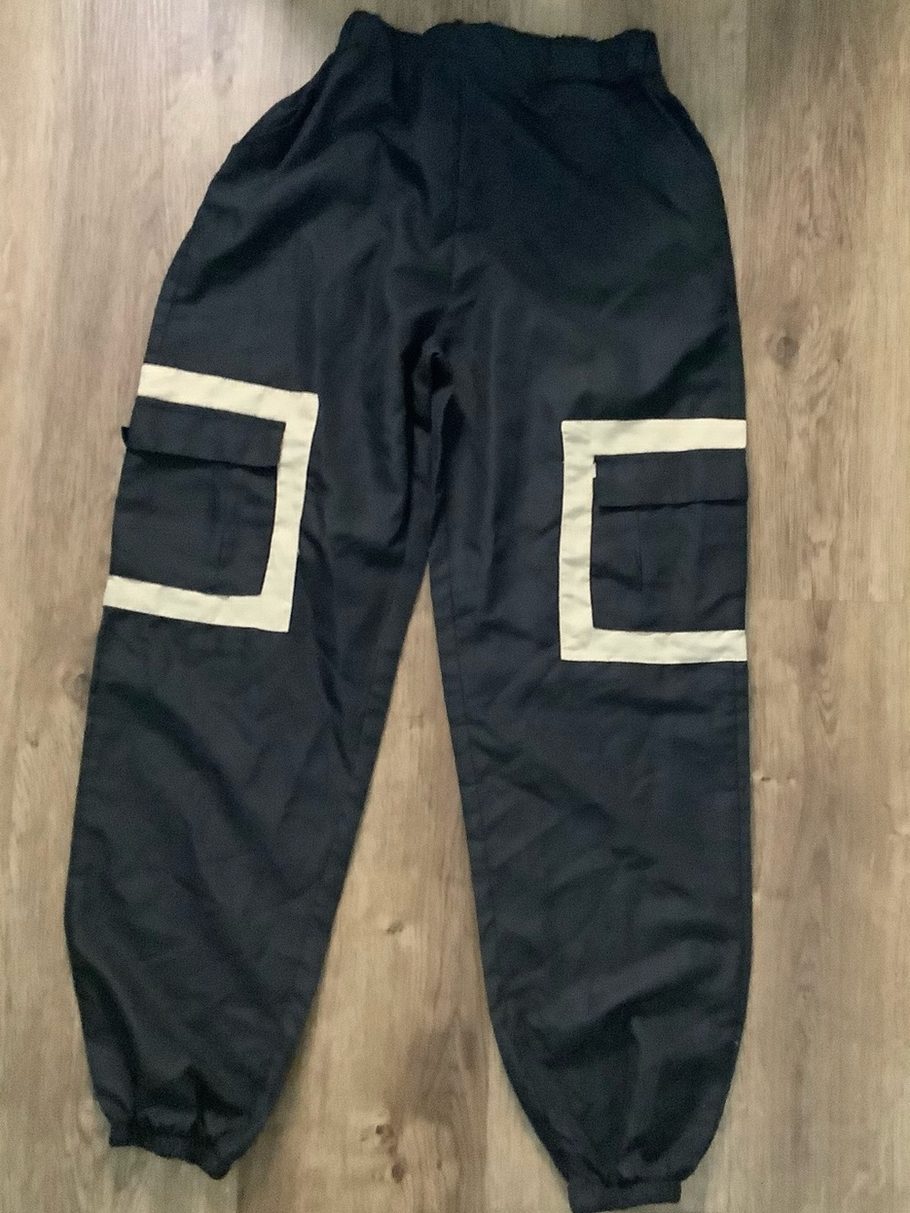 Classic Kids Black and Cream Colorblock Hoodie & Cargo Joggers Set - Picture 4 of 5